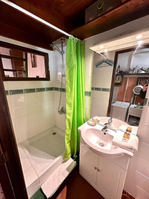 Abbaye - Spacieux Au Coeur Du Vieux-nice Apartment *