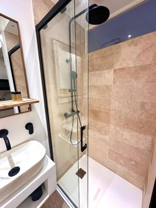 Rue Droite - Cosy Au Coeur Du Vieux-nice Apartment