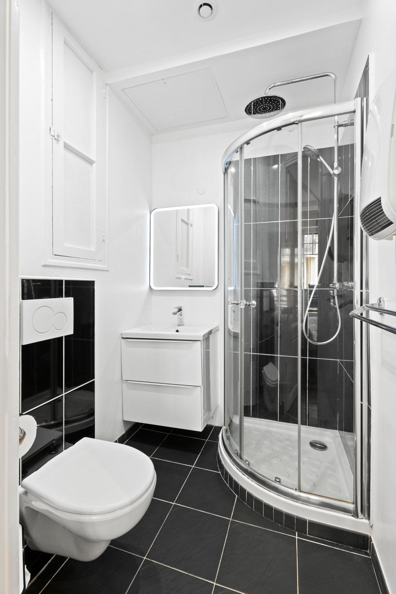 Renting - Paganini - New Lovely Cosy Flat In Heart Of *