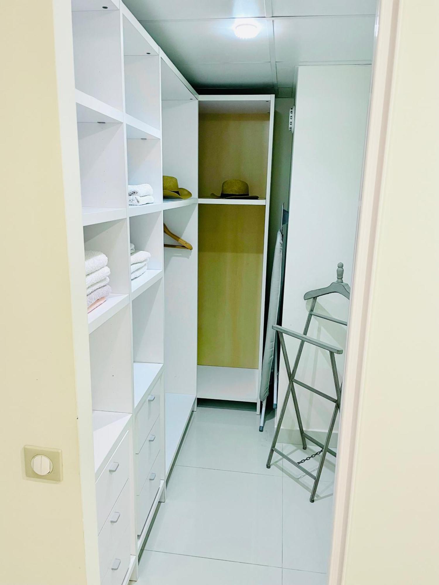Spacious In The Center Of Near The Sea * Nice