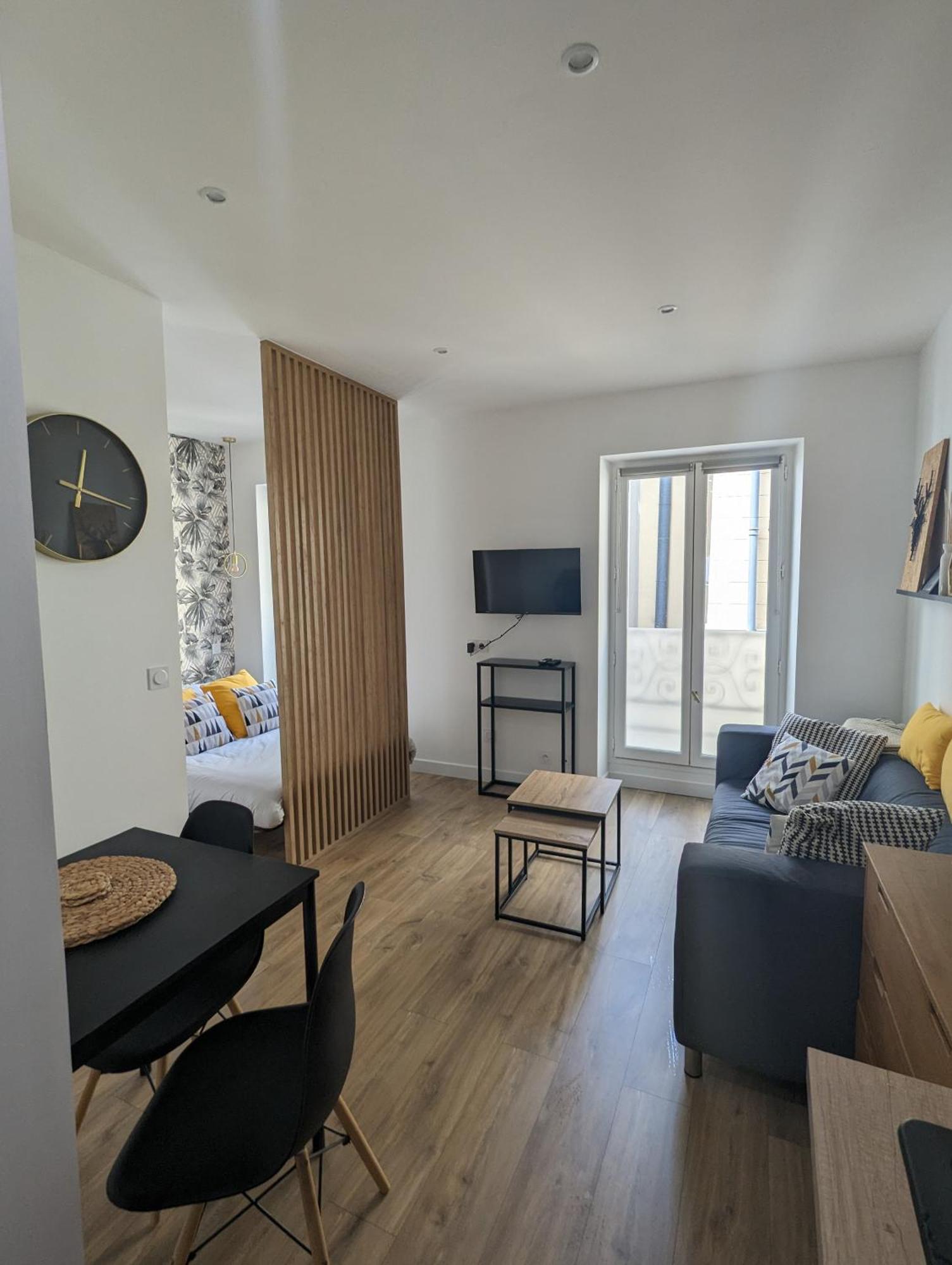 Carre D'or Apartment