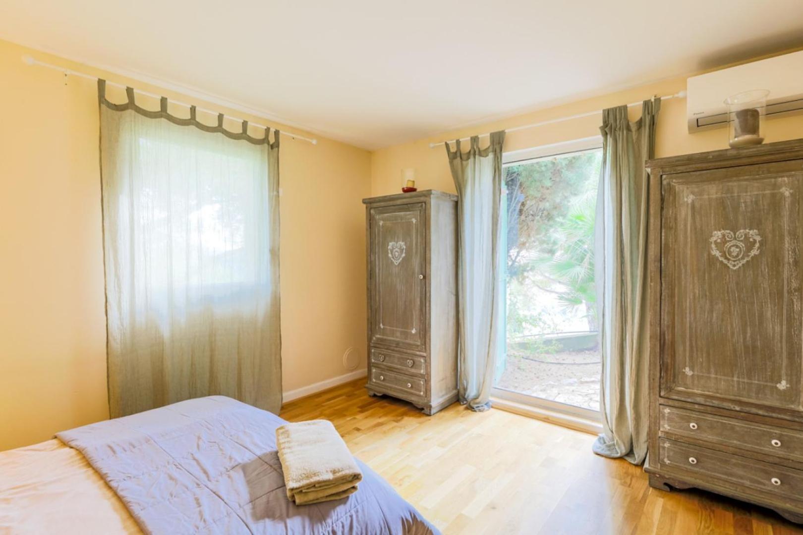 Villa Lou Mas Soubran Vi2083 By Riviera Homes Nice