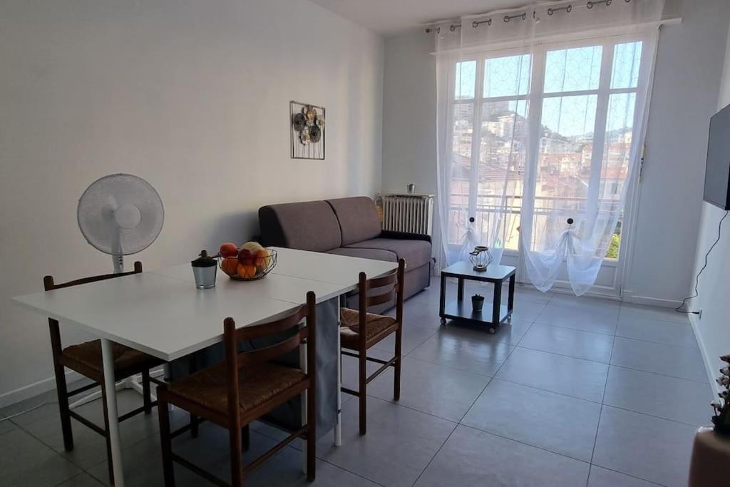 Renove, Centre, Proche Commodites Apartment