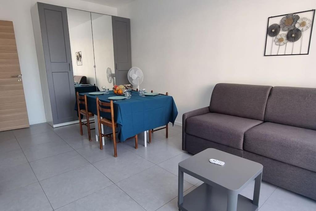 Apartment Renove, Centre, Proche Commodites Nice