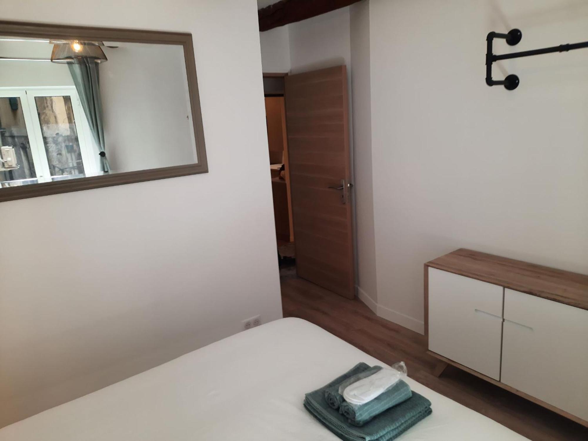 Beautiful Old Town Flat, Near The Nice