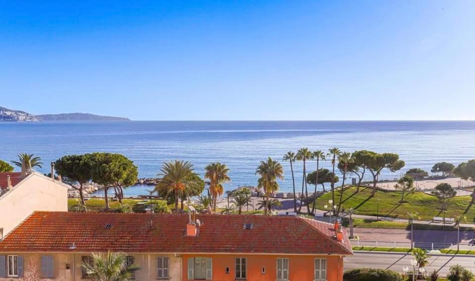 Apartment Cote D'azur Charm, With Panoramic Seaview In Nice