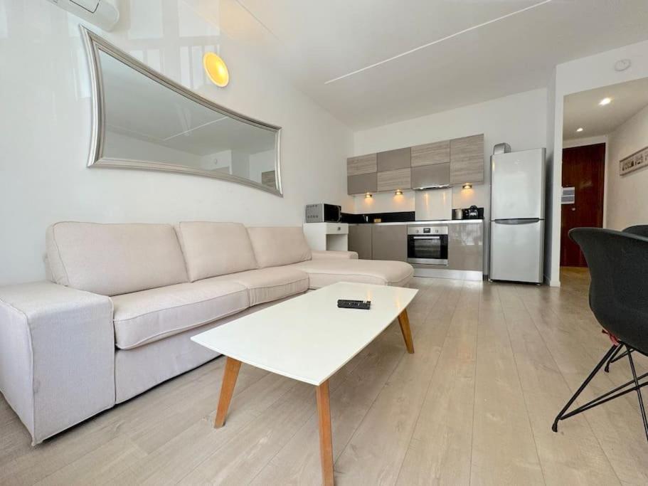 Magnifique 2p, 600m De La Plage, Balcon Et Clim * Nice