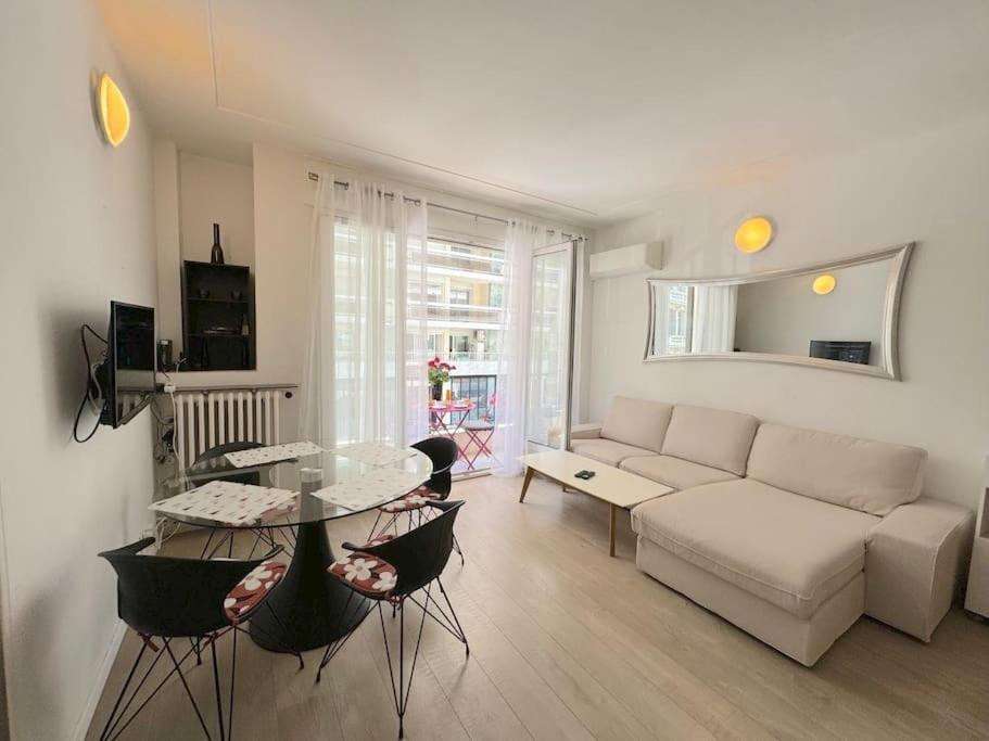 Apartment Magnifique 2p, 600m De La Plage, Balcon Et Clim *