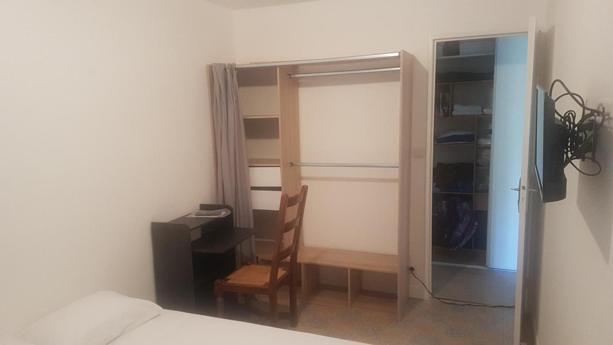Seaside Tram Haven: Budget-friendly With Kitchen And Views *