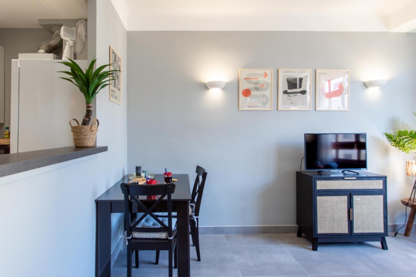 Apartment L12 Port Window 1bedroom Wifi 5mins & Nice's Cap