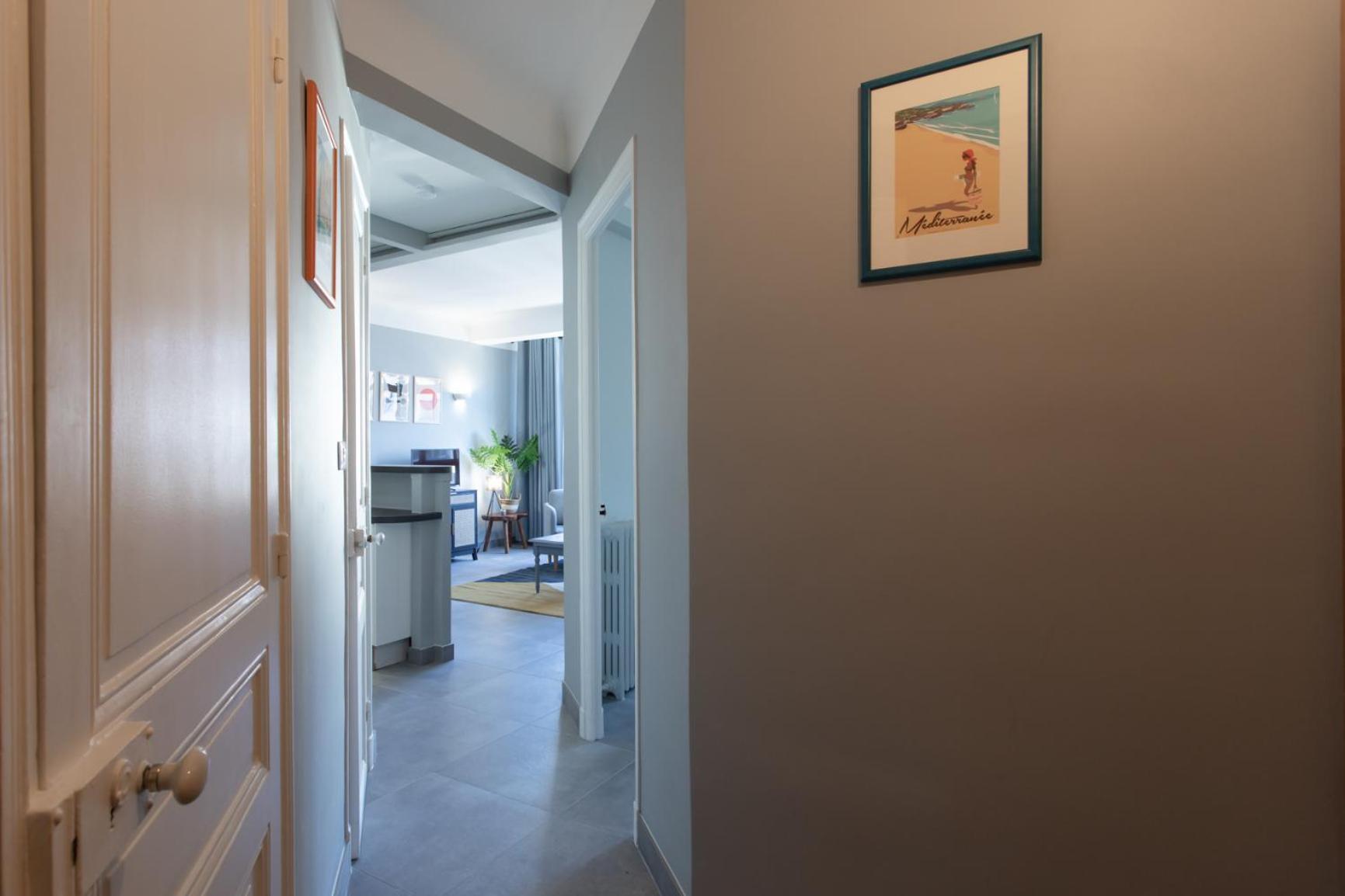 L12 Port Window 1bedroom Wifi 5mins & Nice's Cap Apartment