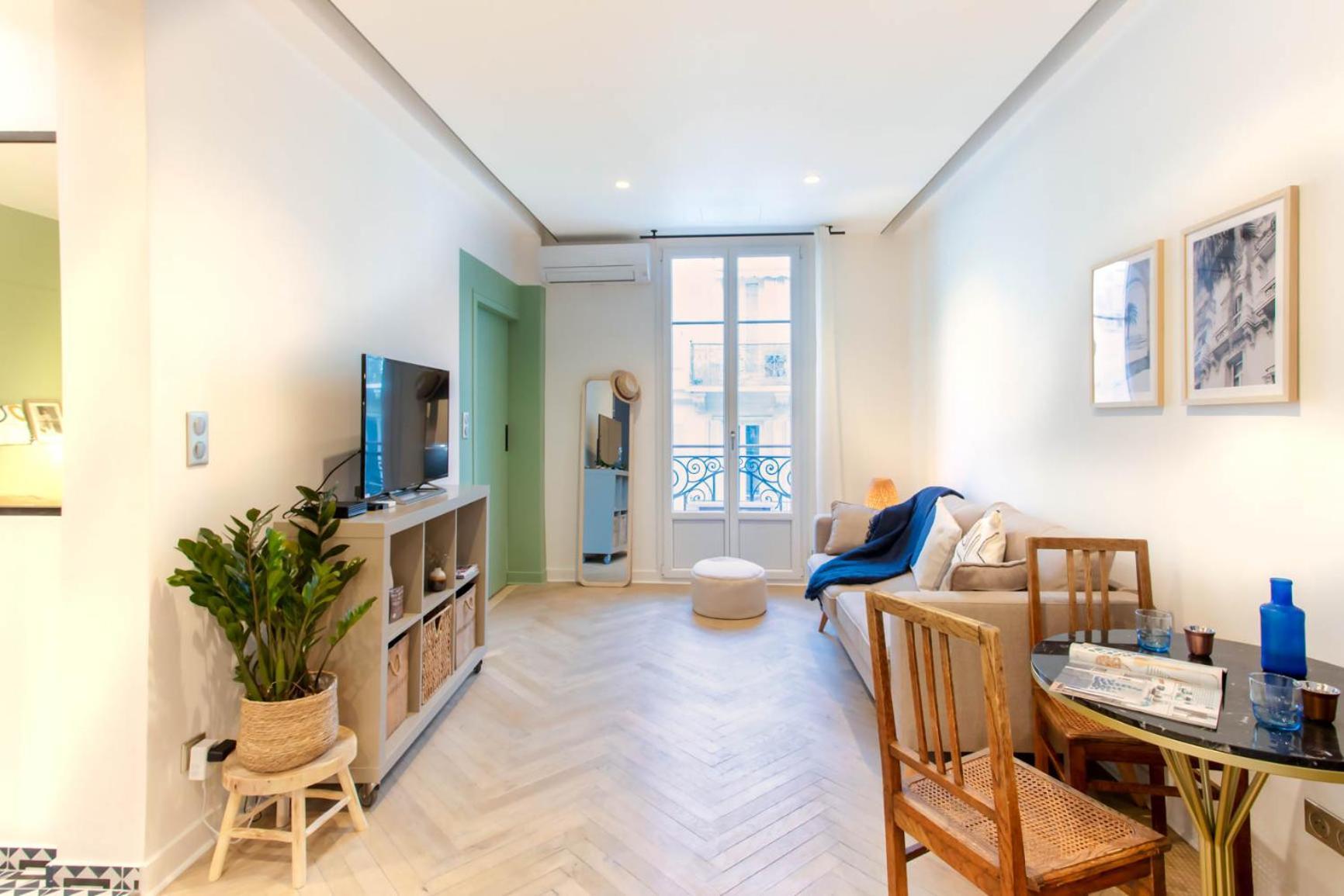 Apartment L48 Smart 1 Bdr Ac. Centre 10mins Sea *