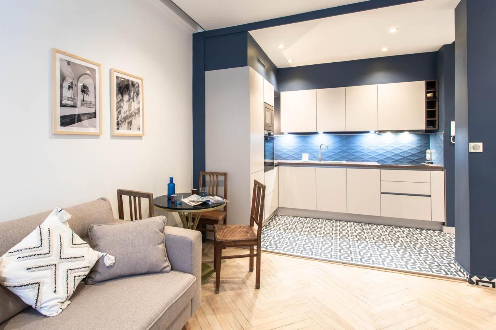 Apartment L48 Smart 1 Bdr Ac. Centre 10mins Sea