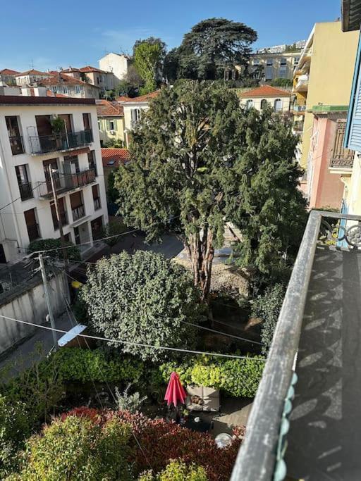 Apartment Chic Renovated 2 Bedroom Entire Or Only Private In Liberation In With Garage On Demand, Ac, Wi-fi And Tram Access