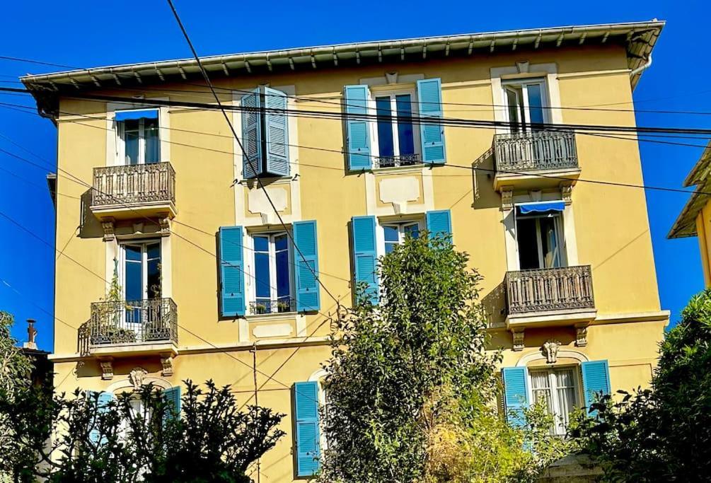 Chic Renovated 2 Bedroom Entire Or Only Private In Liberation In With Garage On Demand, Ac, Wi-fi And Tram Access *