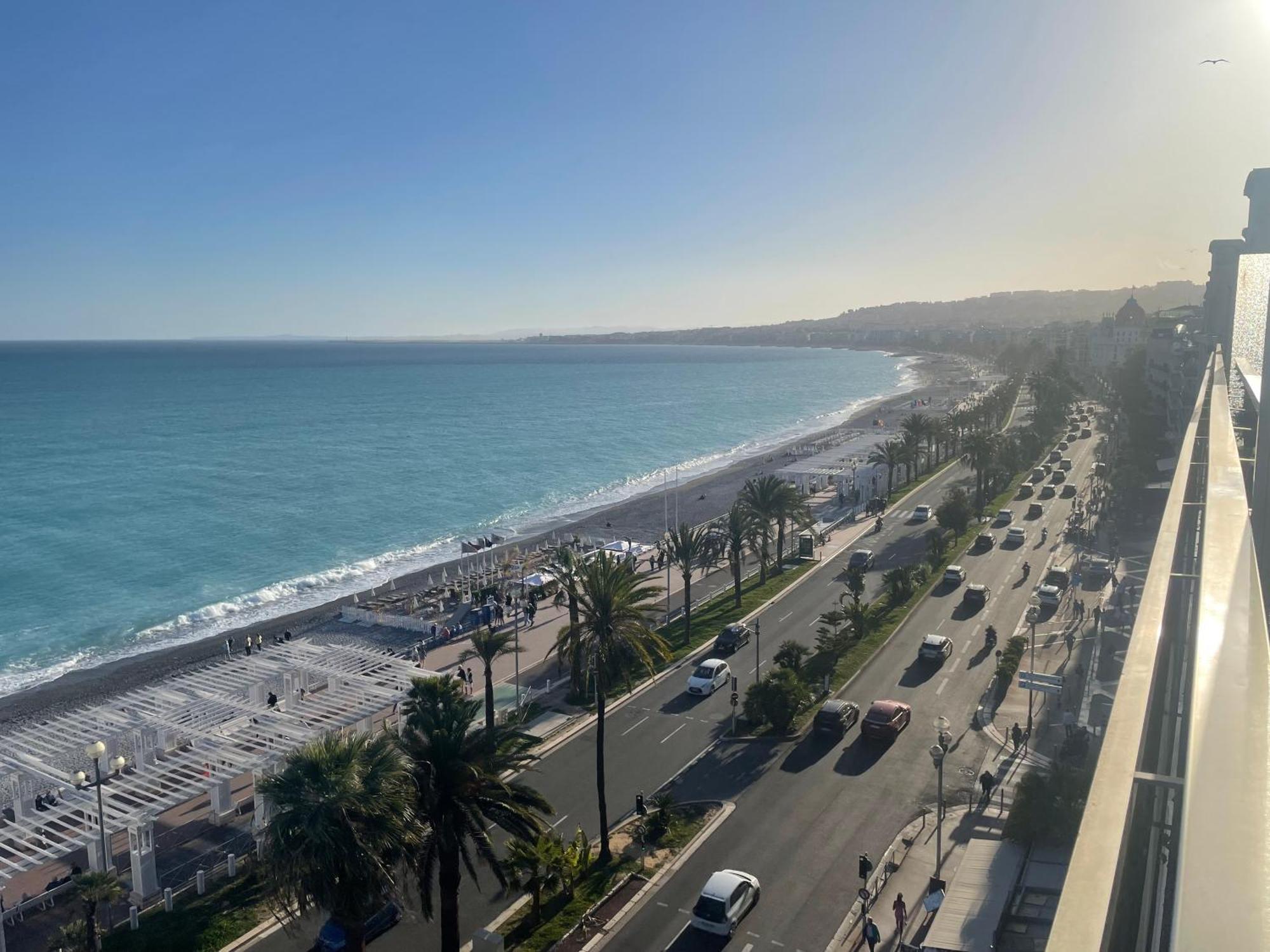 With Terrace & Rooftop Pool In Promenade Des Guest house *