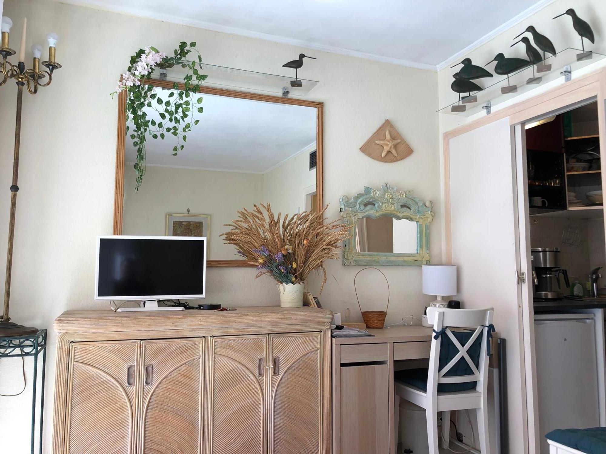 Guest house With Terrace & Rooftop Pool In Promenade Des Nice