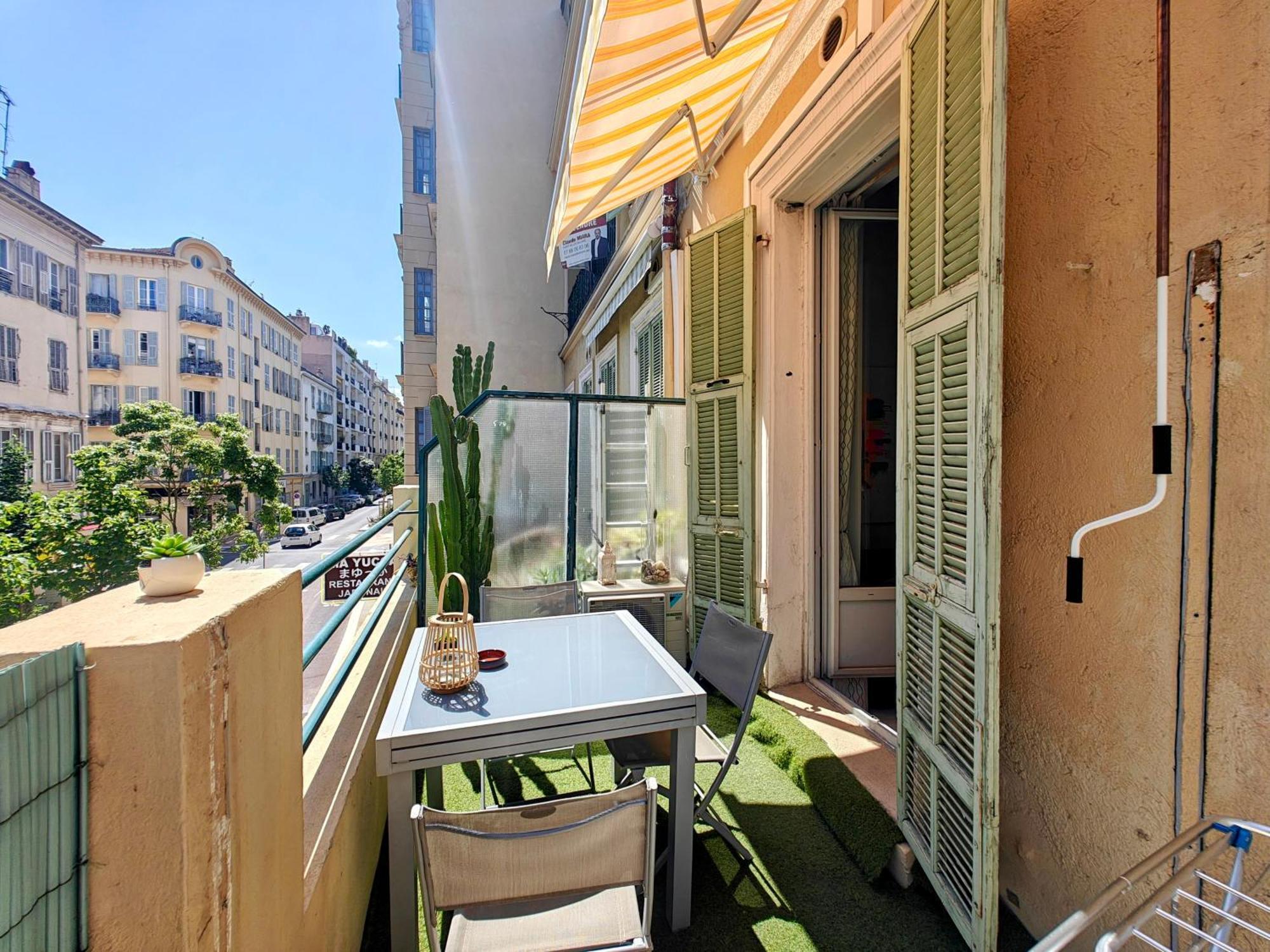 Duplex Central Close Beaches And Shops And Balcony Apartment