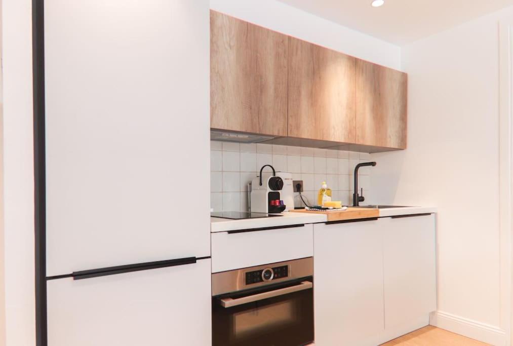 Angleterre 4 - Grand Studio Equipe Avec Mezzanine Nice