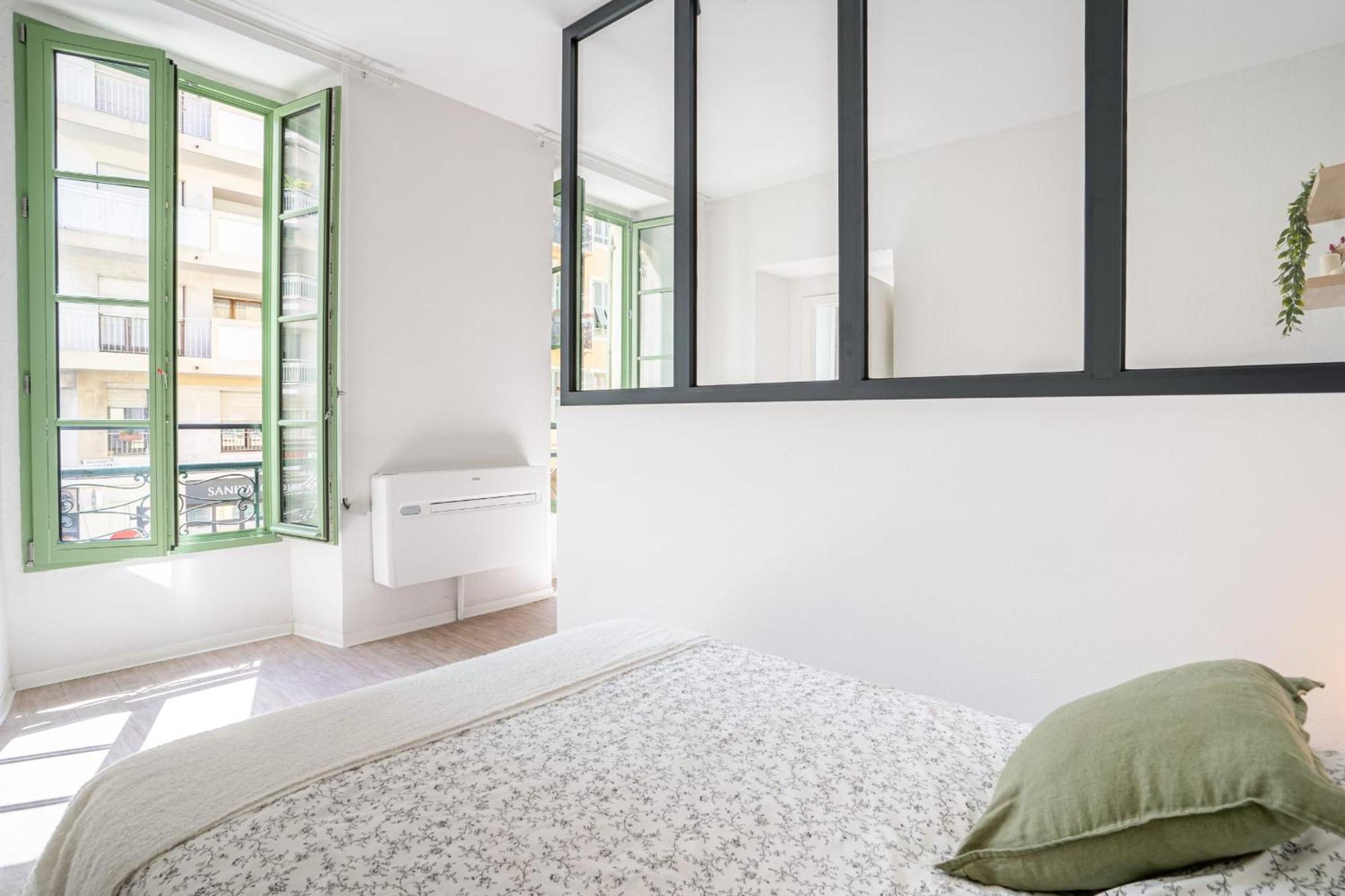 06bz - Modern In The Heart Of The Port Apartment Nice