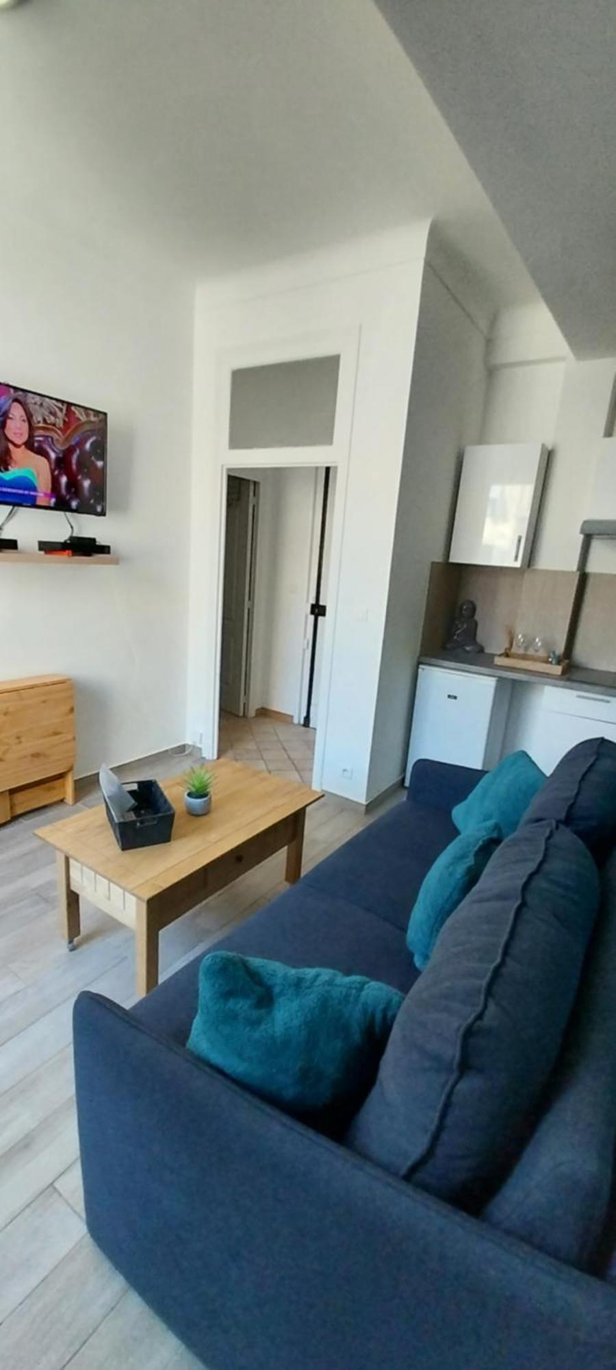 2 Pieces Apartment *