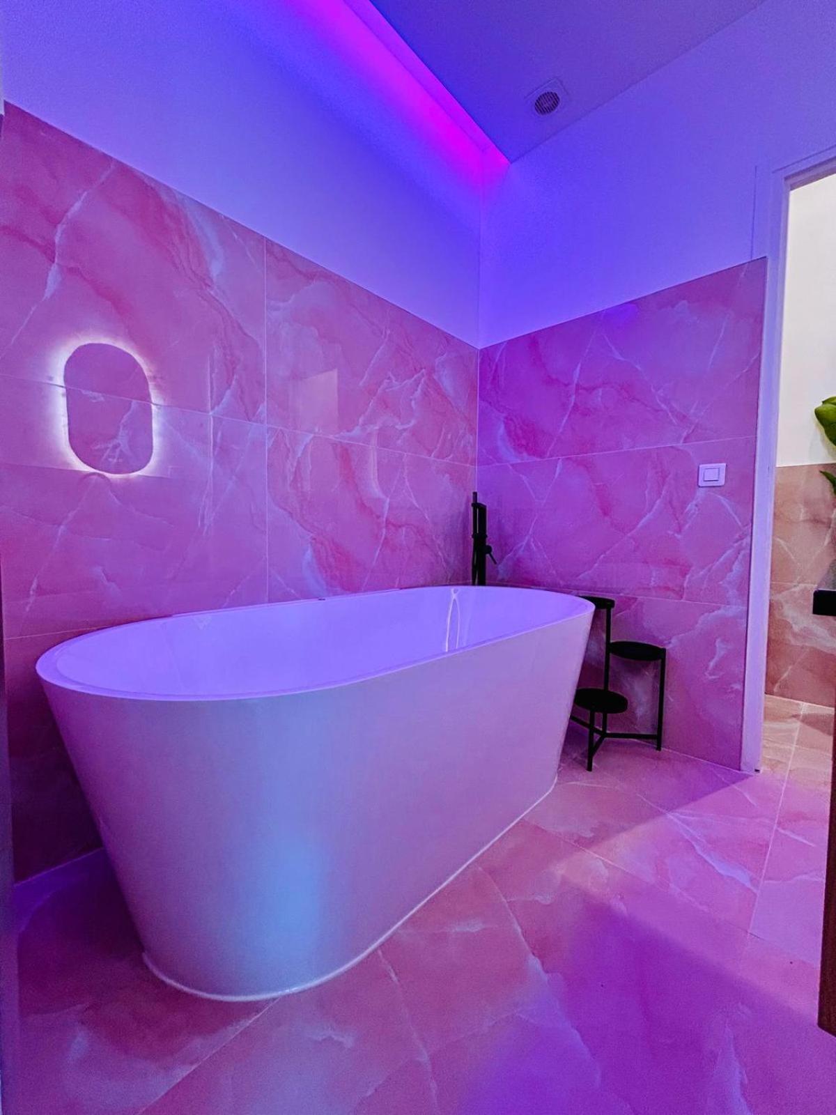 Intimate Escape - Seaside - Bath - Wifi - Ac Apartment Nice