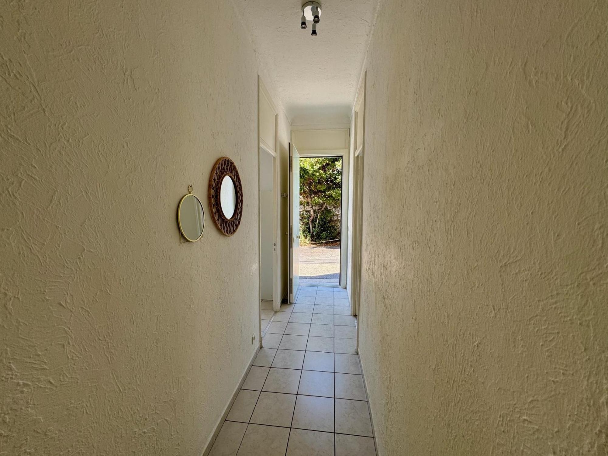 Magnan - 3 Pieces Proche Apartment