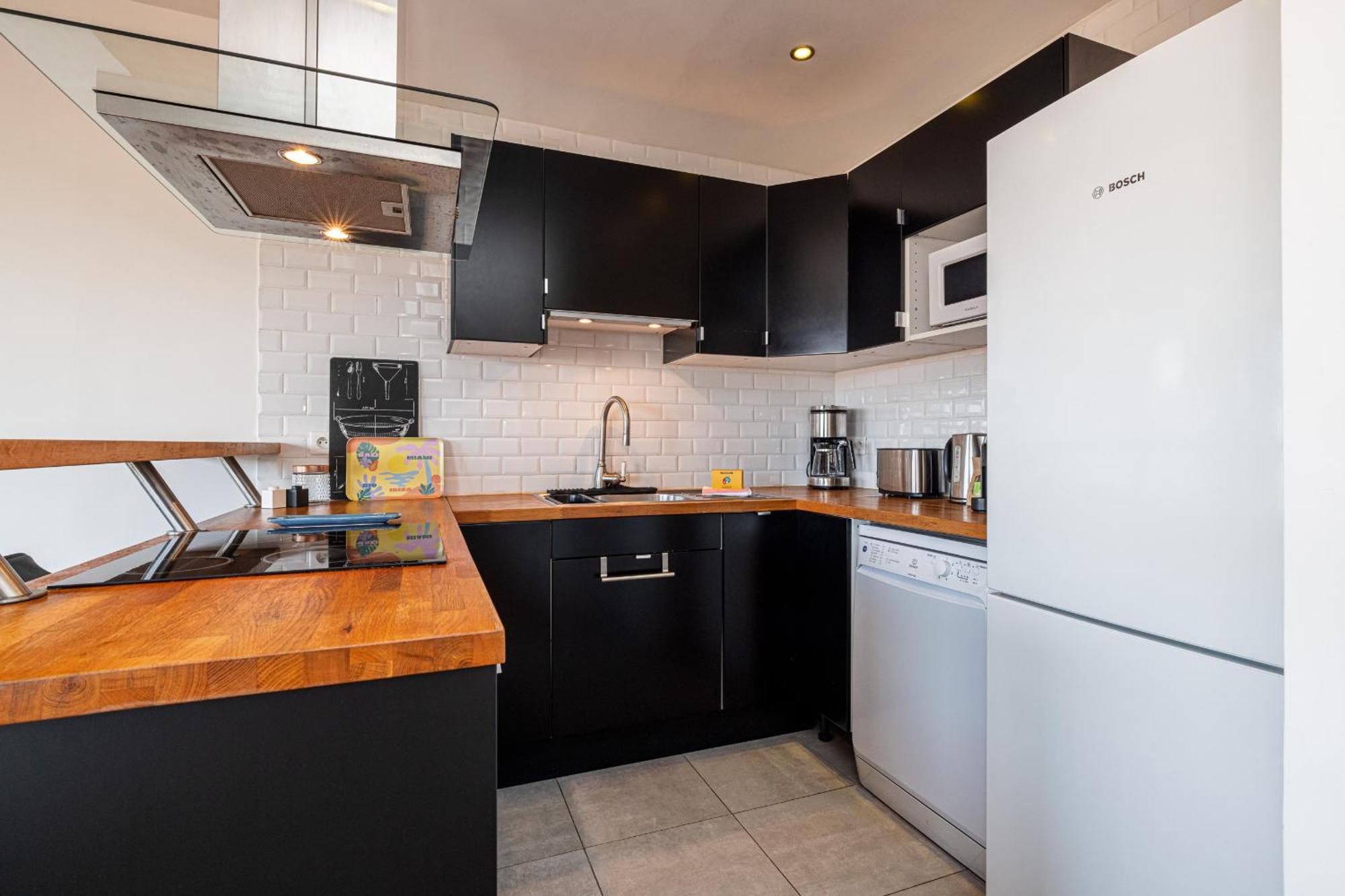 Open Sky Terrace Lage 1 Bdr & Parking Apartment Nice