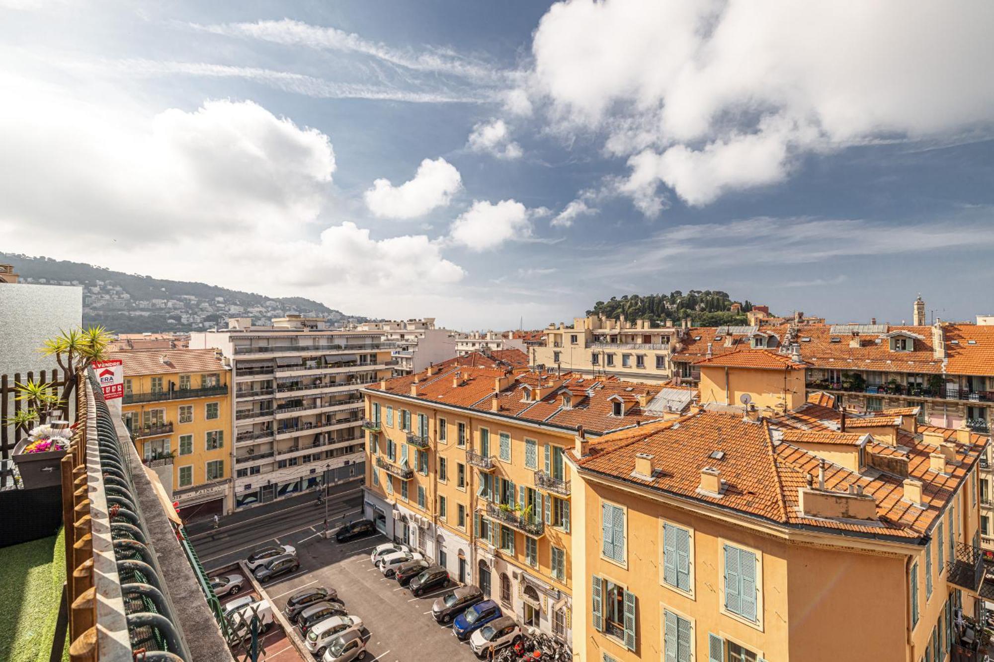 Open Sky Terrace Lage 1 Bdr & Parking Apartment Nice