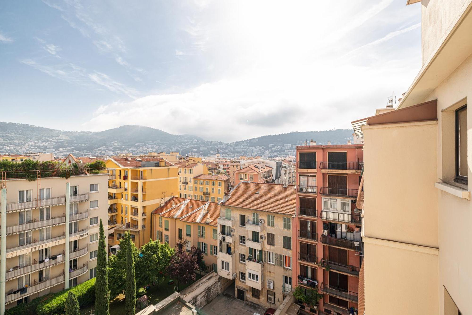 Apartment Open Sky Terrace Lage 1 Bdr & Parking *