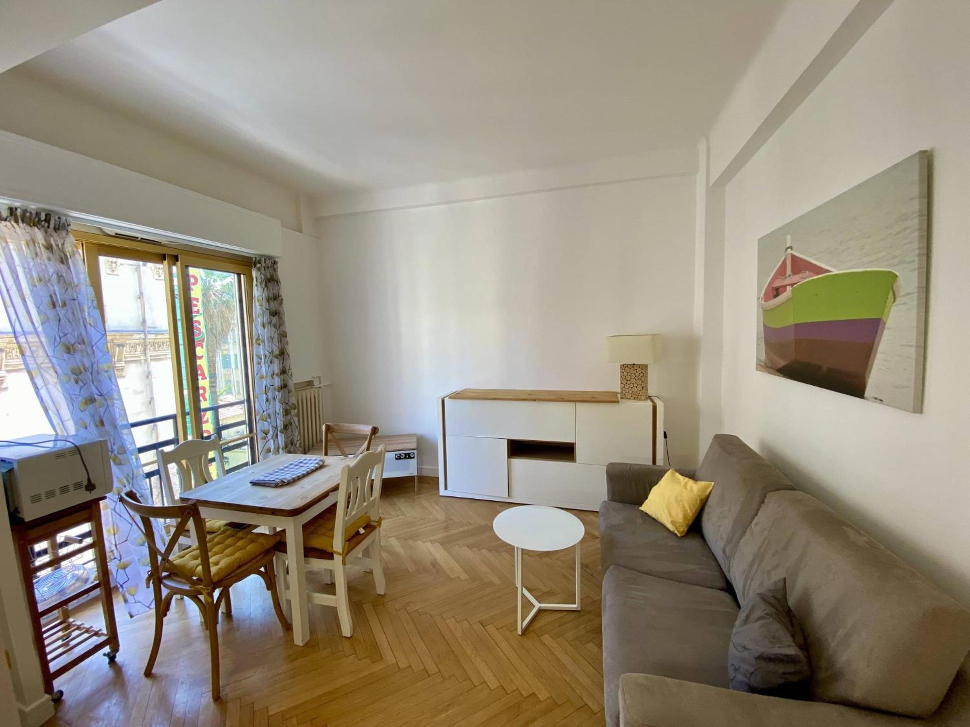 Hypercentre- Joli 2pieces Nice