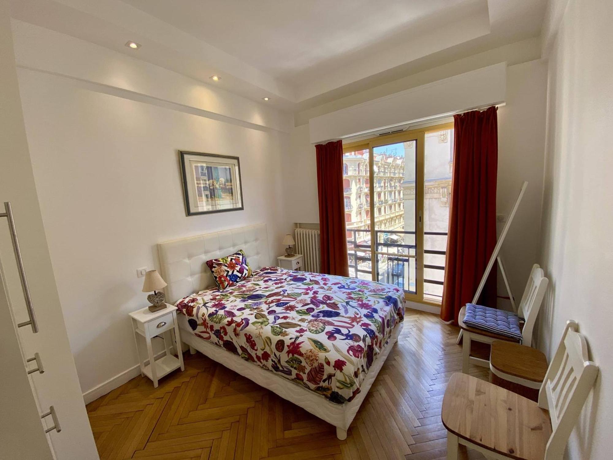 Hypercentre- Joli 2pieces Nice