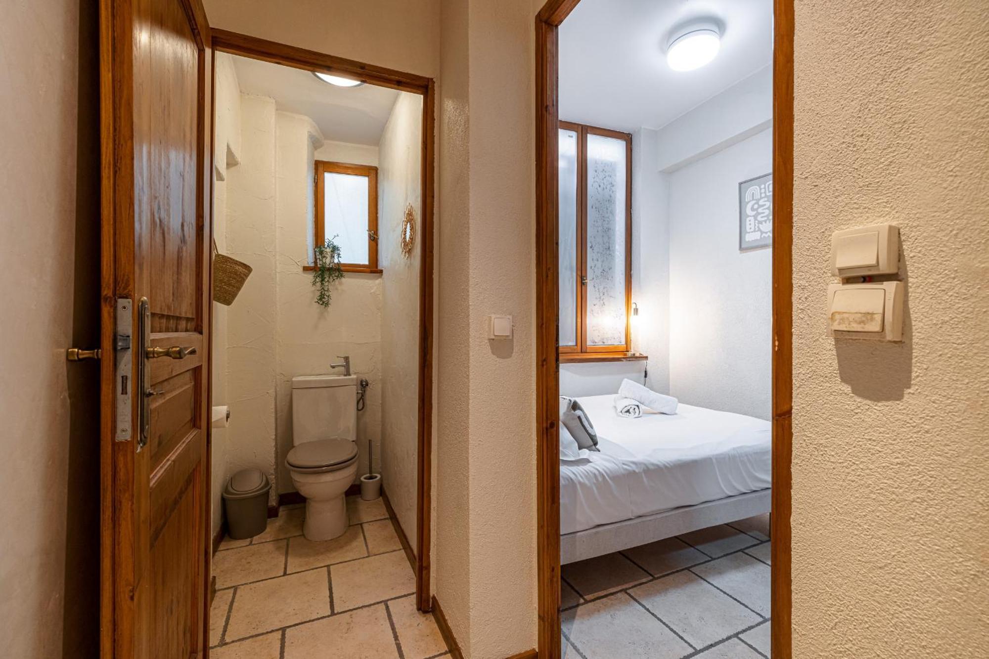2 Bdr Heart Old Town Apartment Nice