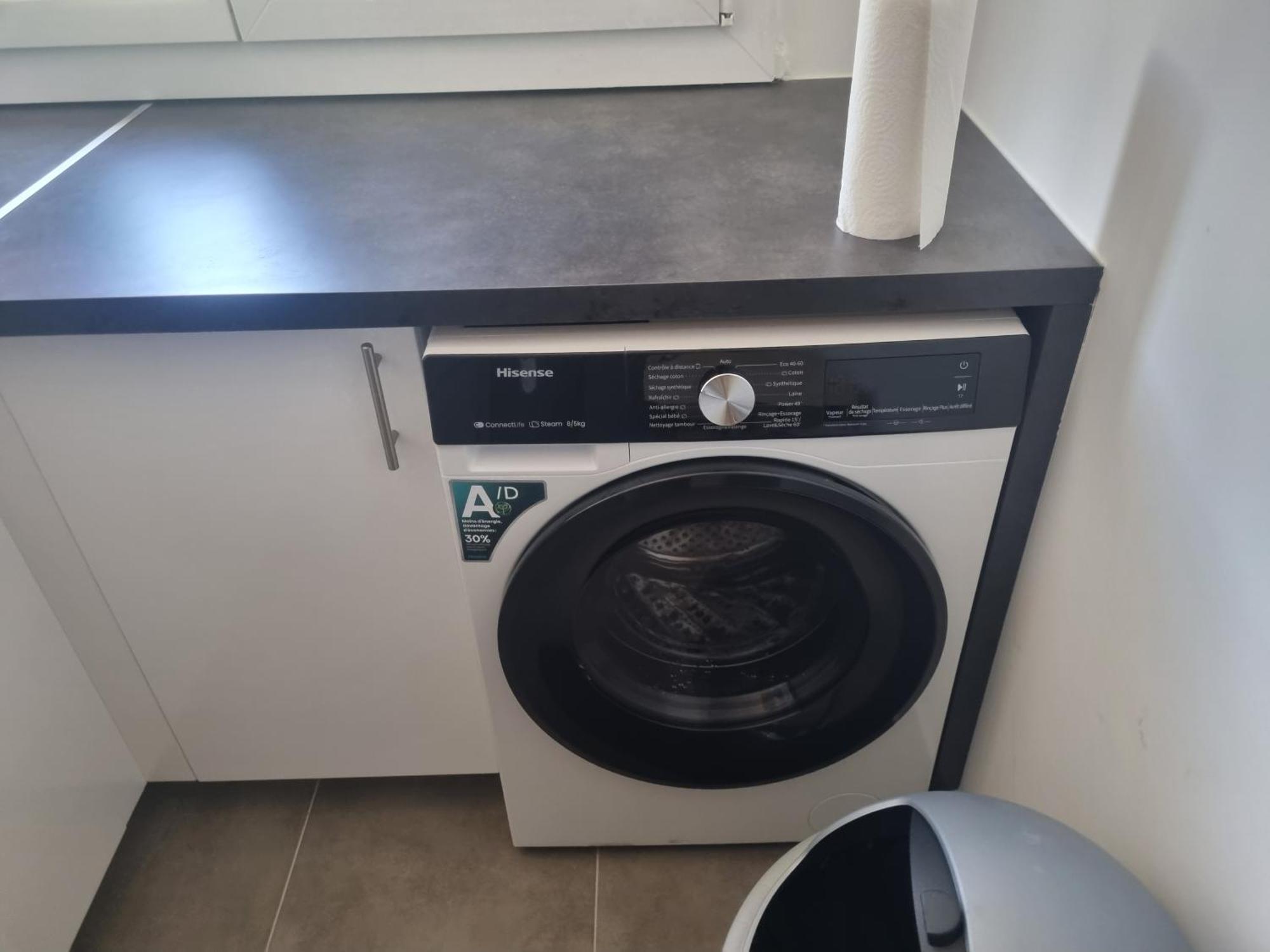 Privative Renove 2024, Climatisation, Tramway Sur Place , 12 Min Centre, 16 Min Plage, Apercu Lateral Mer, 2 Wc Avec 2 Salle De Bain, Private Renovated 2024, Air-conditioned , Tram On Spot, 2 Toilets And 2 Bathrooms Bed & Breakfast Nice