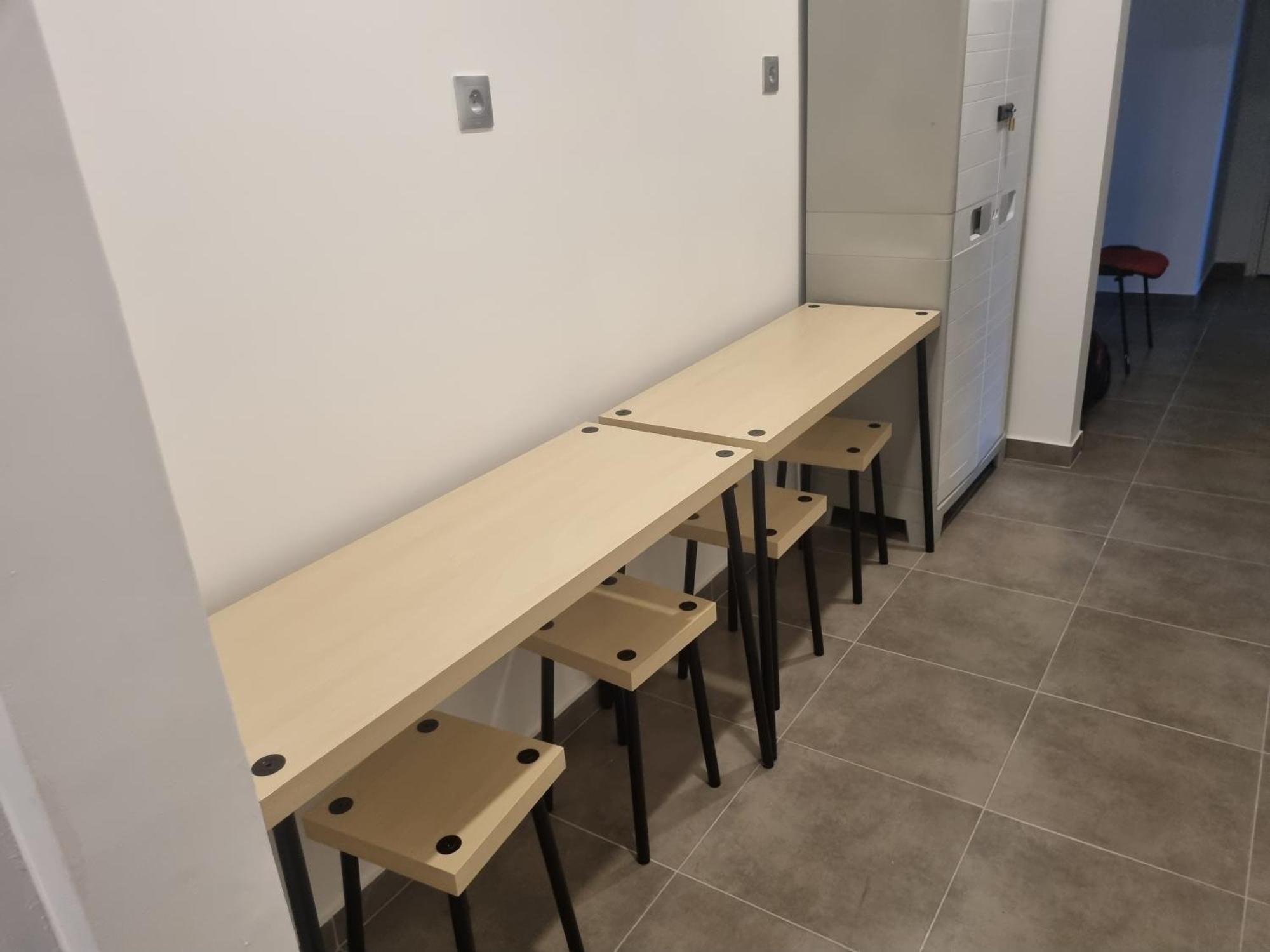 Bed & Breakfast Privative Renove 2024, Climatisation, Tramway Sur Place , 12 Min Centre, 16 Min Plage, Apercu Lateral Mer, 2 Wc Avec 2 Salle De Bain, Private Renovated 2024, Air-conditioned , Tram On Spot, 2 Toilets And 2 Bathrooms