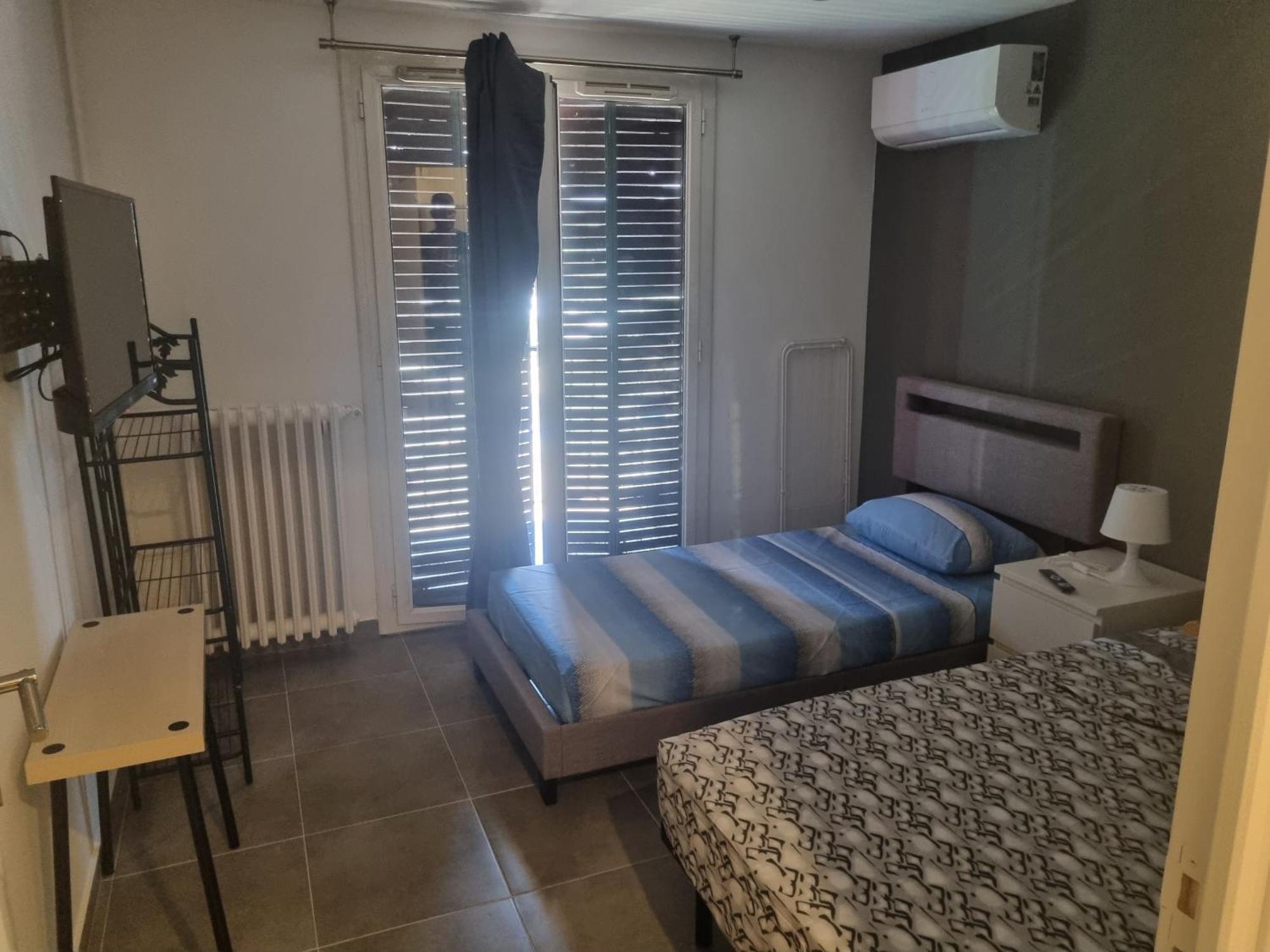 Privative Renove 2024, Climatisation, Tramway Sur Place , 12 Min Centre, 16 Min Plage, Apercu Lateral Mer, 2 Wc Avec 2 Salle De Bain, Private Renovated 2024, Air-conditioned , Tram On Spot, 2 Toilets And 2 Bathrooms