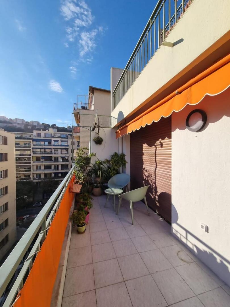 Magnifique T3, Spacieux, Lumineux Et Traversant Apartment *