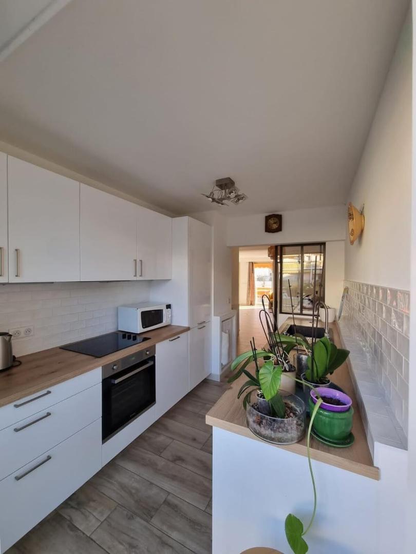 Magnifique T3, Spacieux, Lumineux Et Traversant Apartment Nice