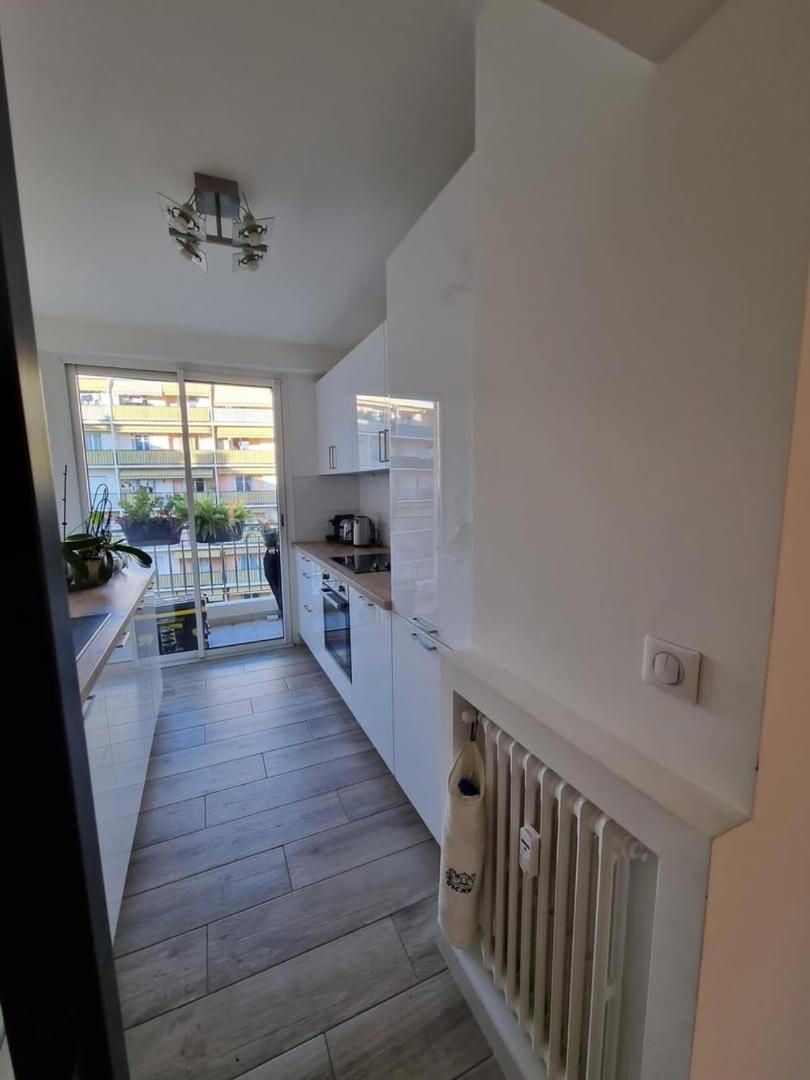 Apartment Magnifique T3, Spacieux, Lumineux Et Traversant