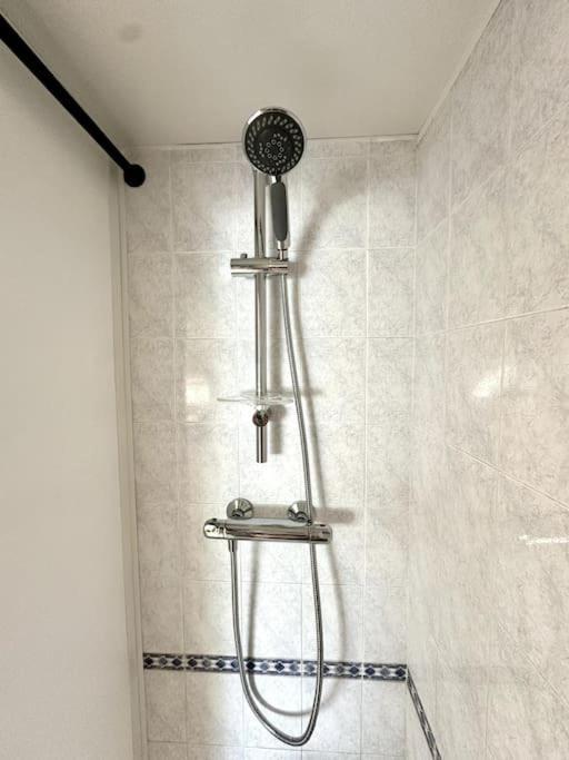 Joli Studio, Idealement Situe, Tres Proche Gare Apartment *