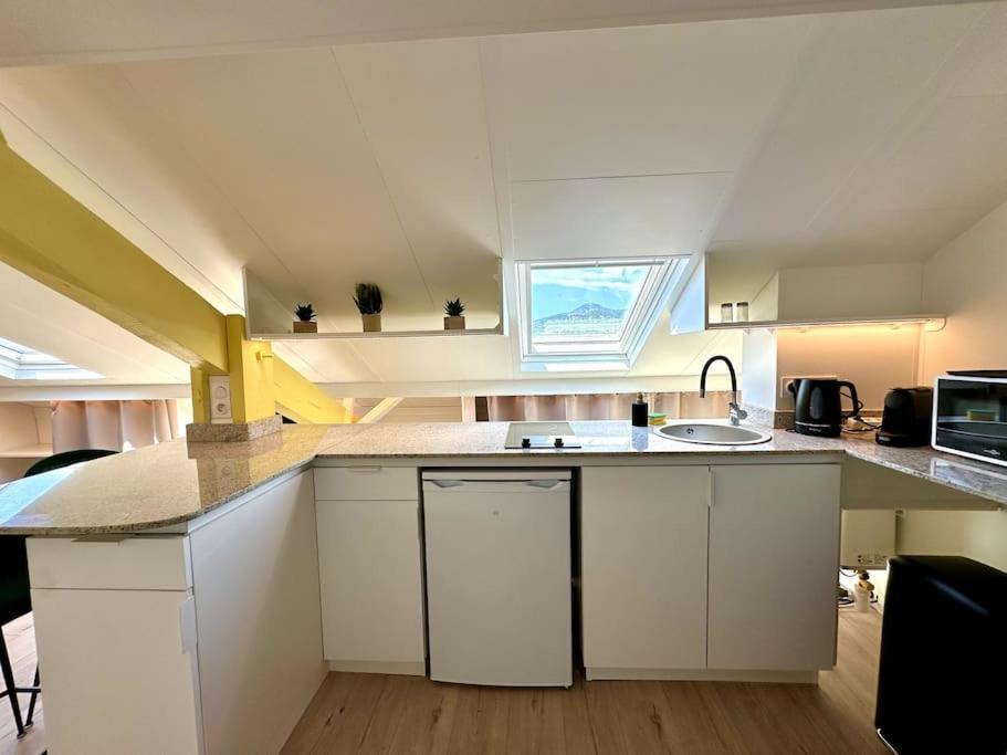 Joli Studio, Idealement Situe, Tres Proche Gare Nice