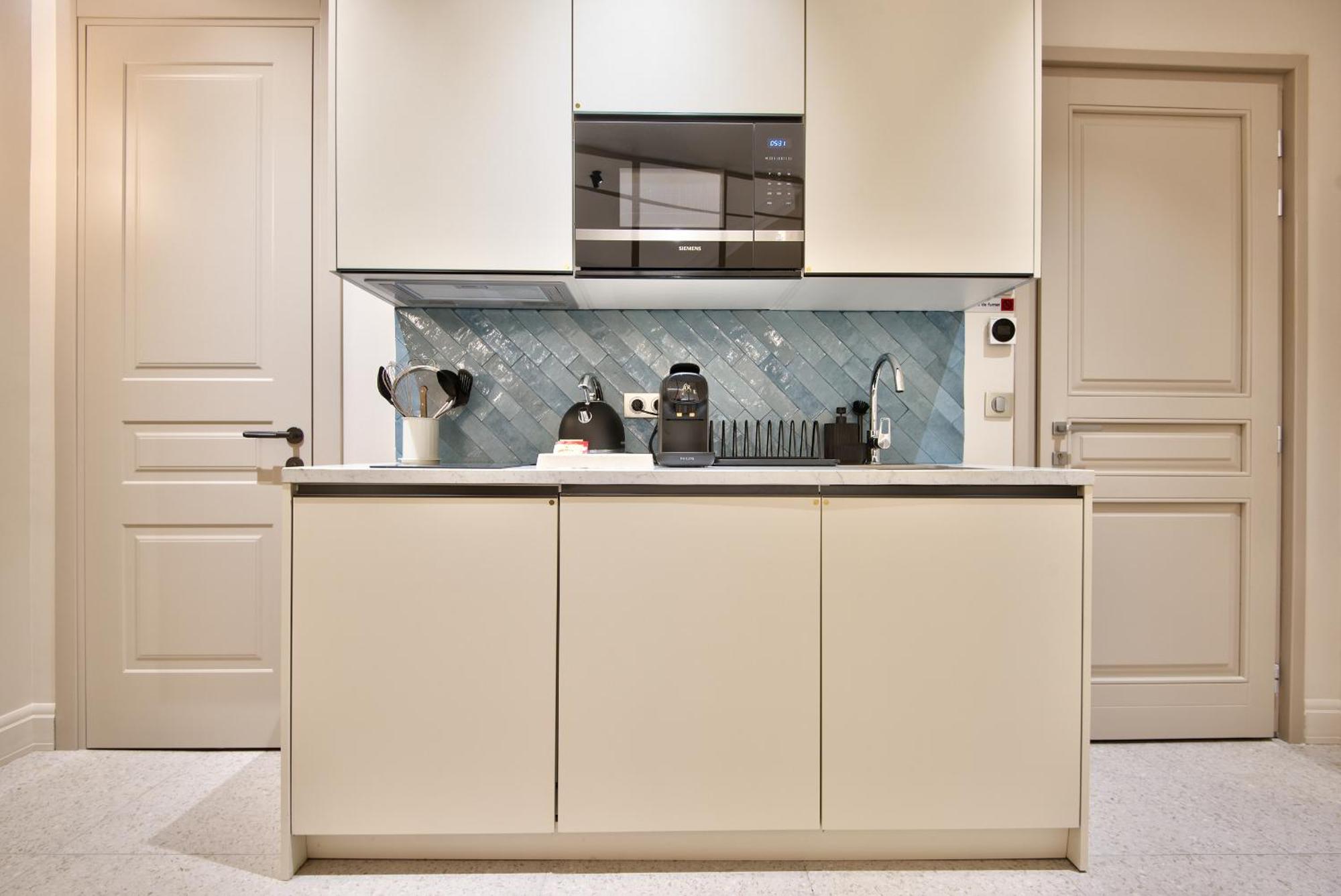 9 Alberti Centre Aparthotel Nice