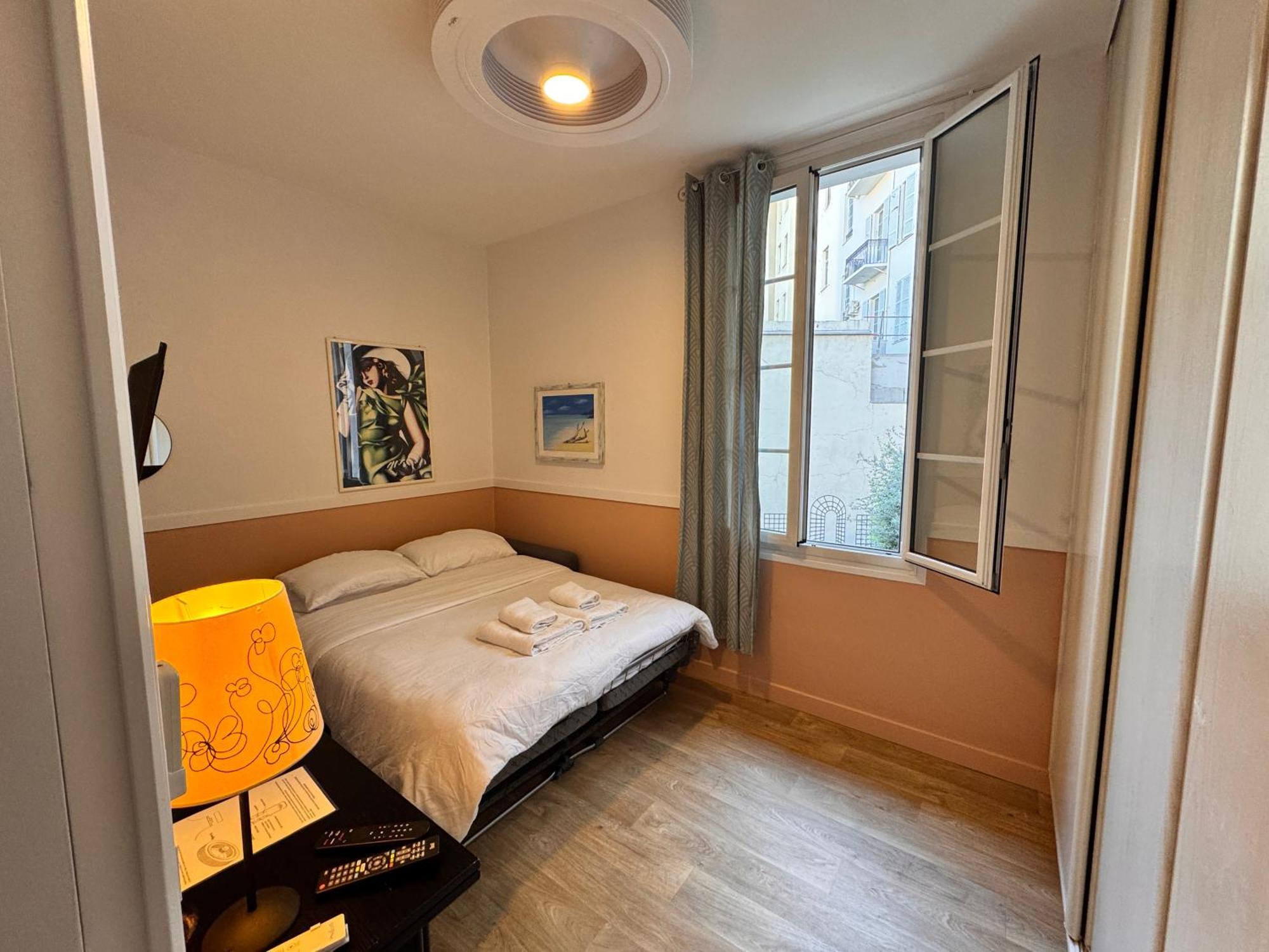 Apartment Peaceful Flat W Wifi Very Close To Pl Massena Refurbished Nice