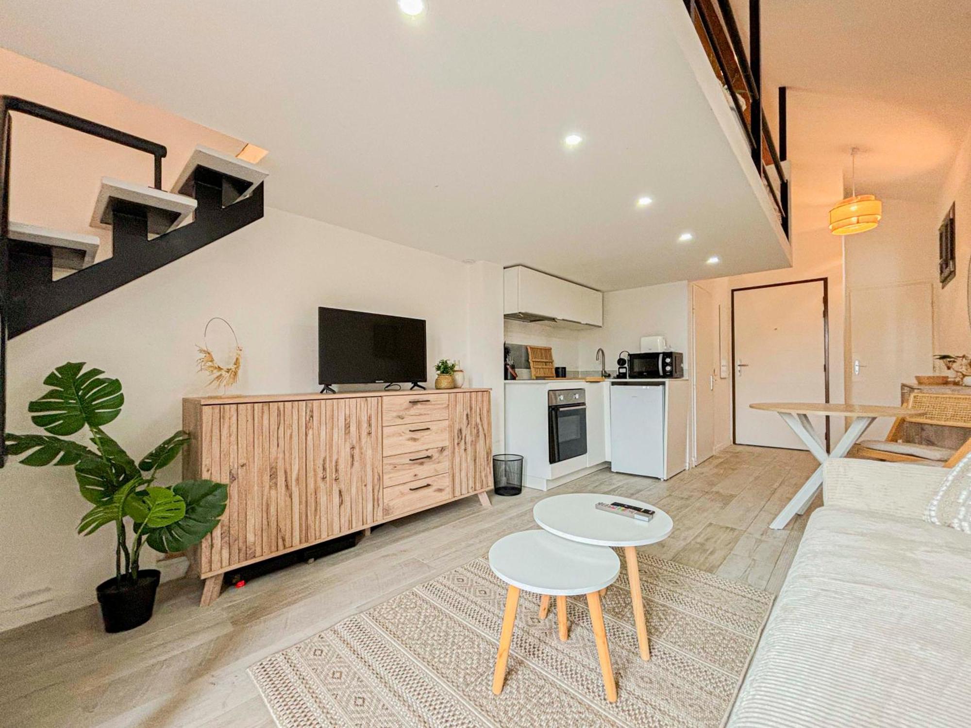 Potiers - Parking, Wifi, 2pers Nice