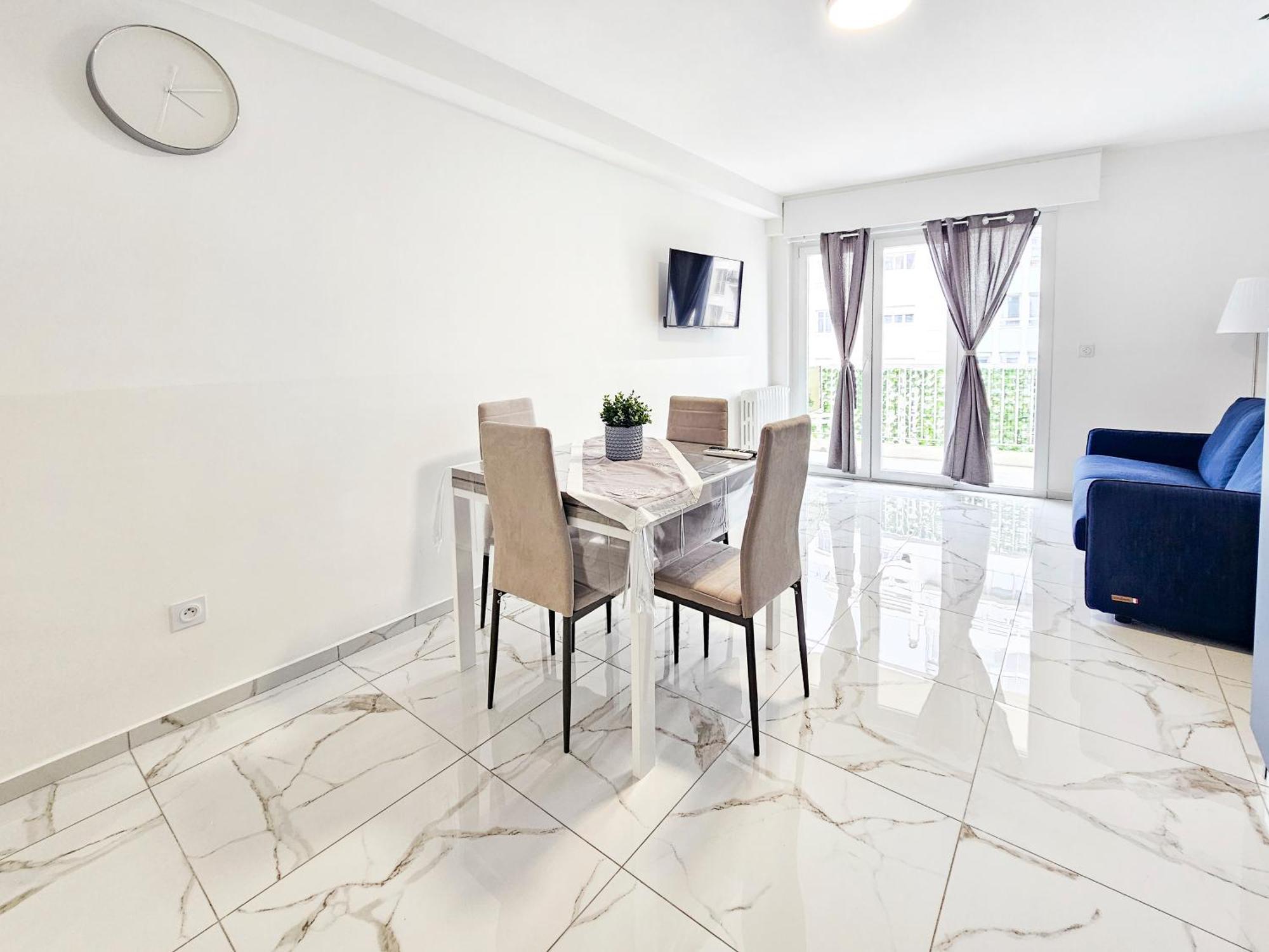 Apartment New Big Flat 8 Pers Ac Wifi