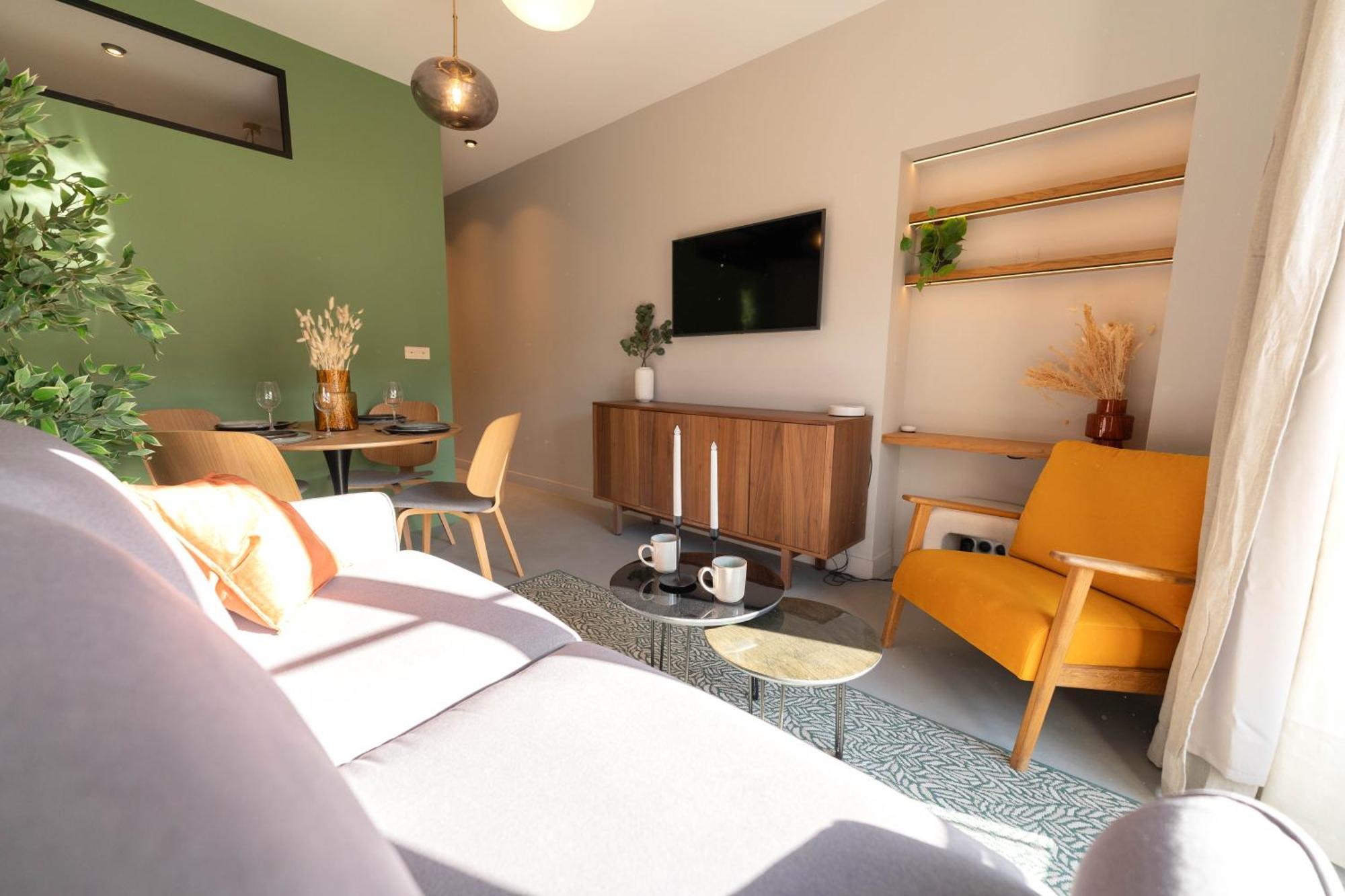 Apartment Old Town Diamond, Adorable Sunny With Ac Nice