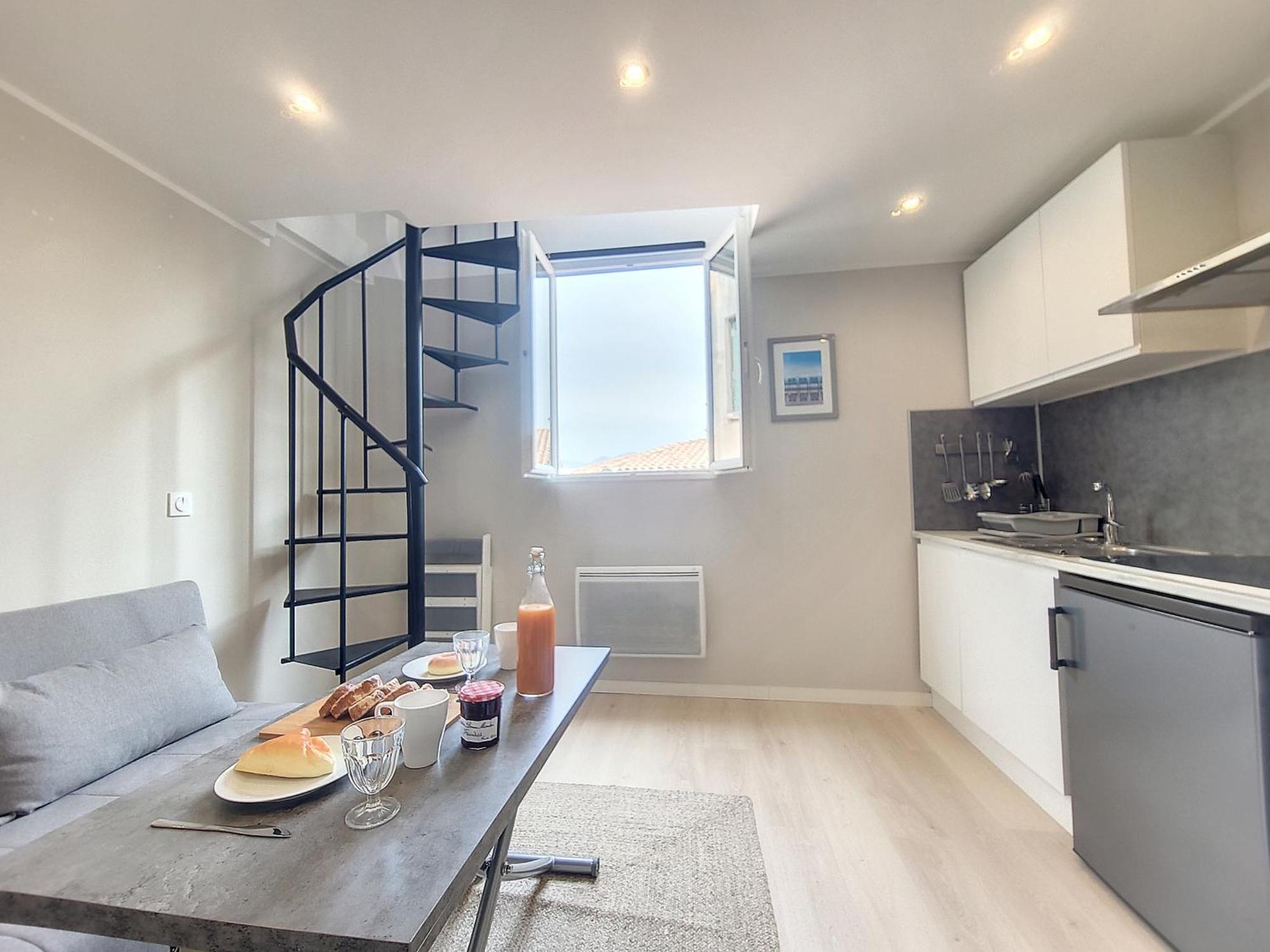 Nestor&jeeves - Vieux Duplex - - *