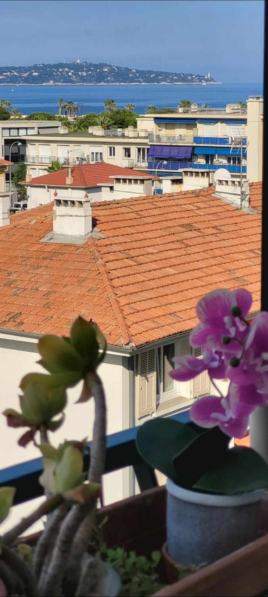 3 Pieces Bord De Apartment