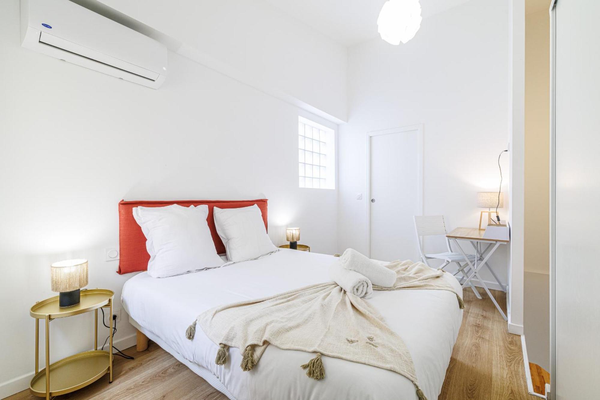 1 Bdr Duplex Downtown - Ac * Nice