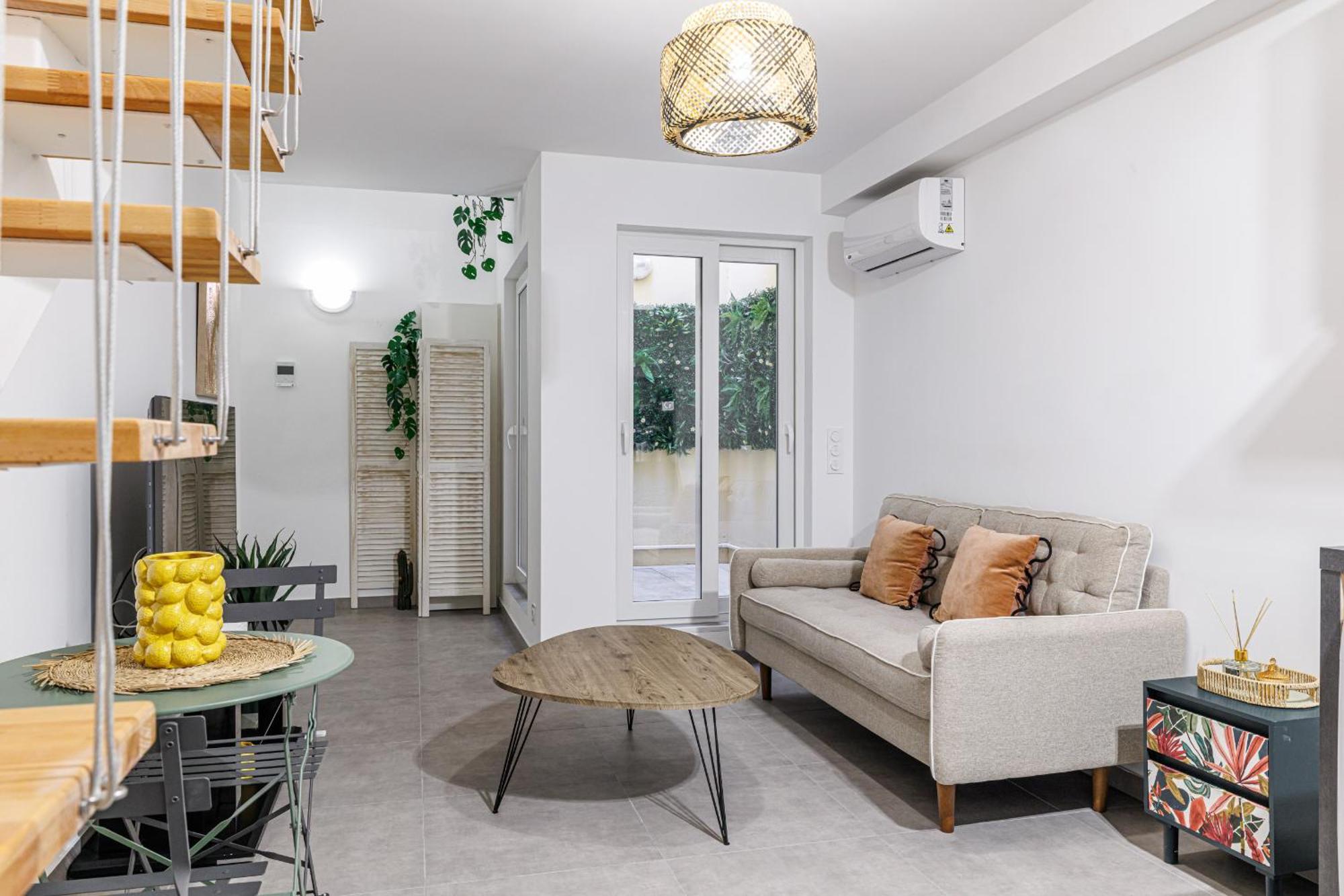 1 Bdr Duplex Downtown - Ac Apartment *